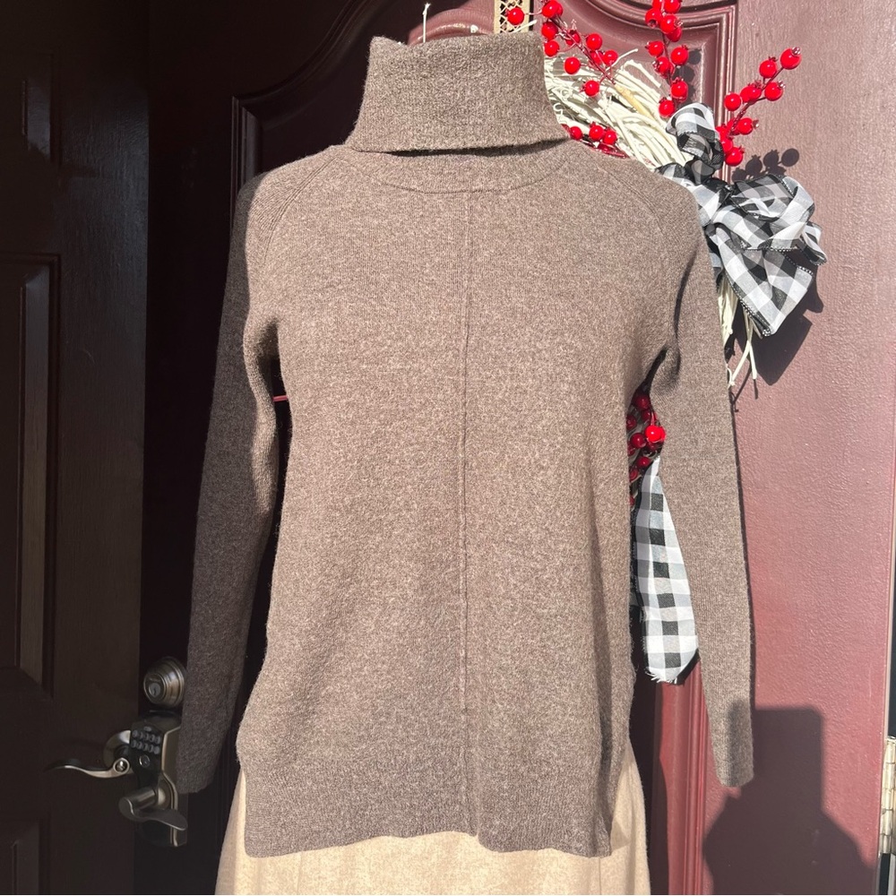 Cynthia Rowley 100% merino wool turtleneck sweater heather brown